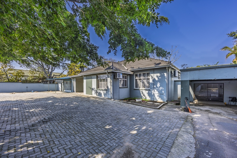 8 Bedroom Property for Sale in Vincent Eastern Cape